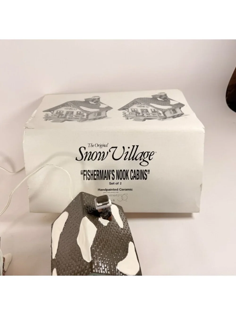 Dept 56 Snow Village Set Of 2 Fisherman’s Nook Cabins Lighted 54615 damaged